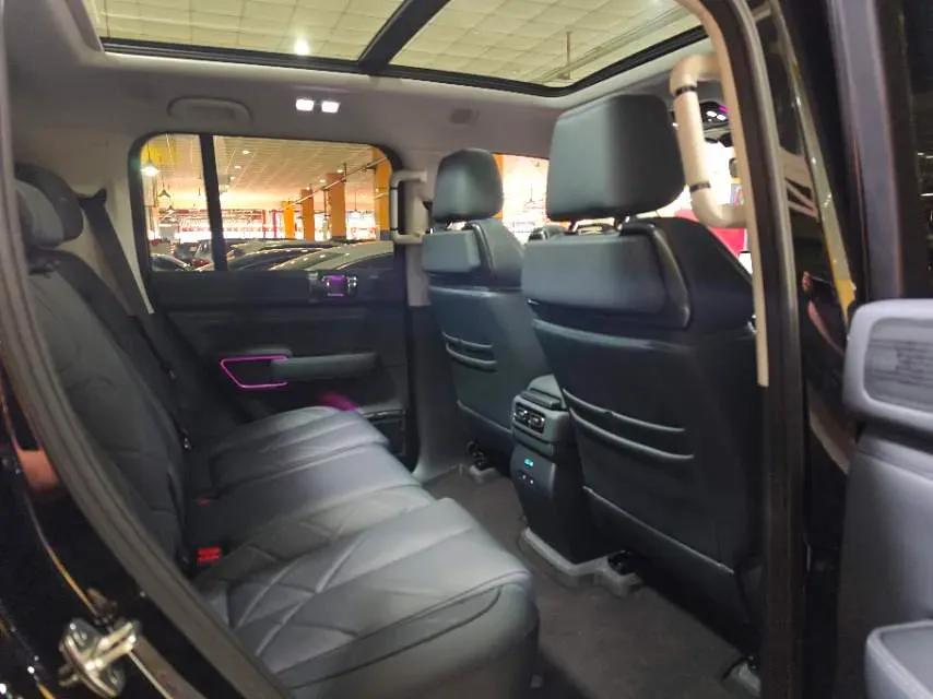 2023 FangChengBao Bao 5 1.5T 194HP L4 E-CVT PHEV 31.8KWH,autocango,china used car exporter,china ev exporter,chinese used car exporter,chinese used ev exporter