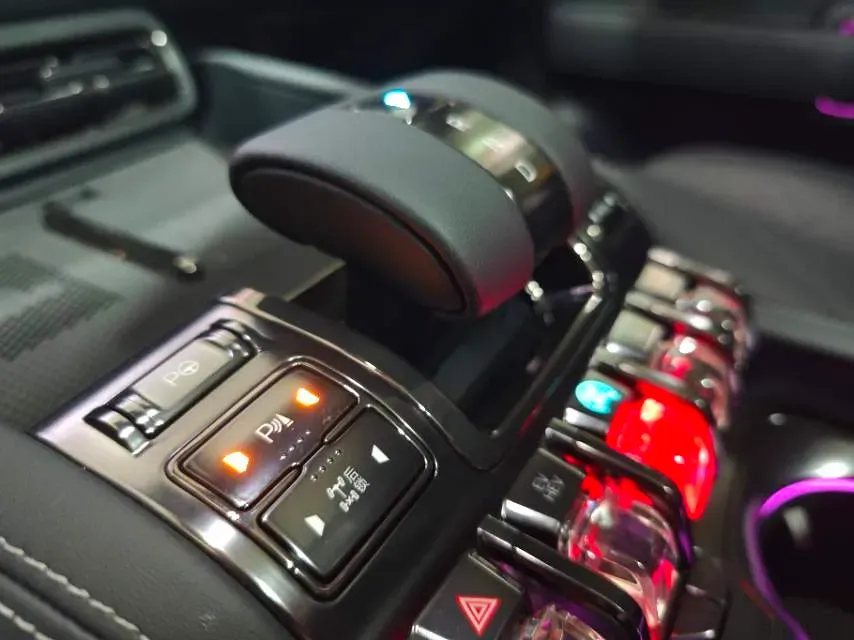 2023 FangChengBao Bao 5 1.5T 194HP L4 E-CVT PHEV 31.8KWH,autocango,china used car exporter,china ev exporter,chinese used car exporter,chinese used ev exporter