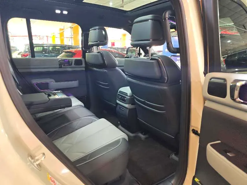 2023 FangChengBao Bao 5 1.5T 194HP L4 E-CVT PHEV 31.8KWH,autocango,china used car exporter,china ev exporter,chinese used car exporter,chinese used ev exporter