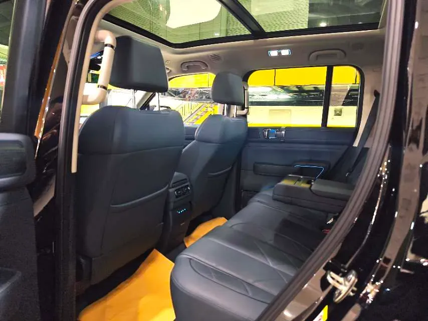 2025 FangChengBao Bao 5 1.5T 194HP L4 E-CVT PHEV 31.8KWH,autocango,china used car exporter,china ev exporter,chinese used car exporter,chinese used ev exporter