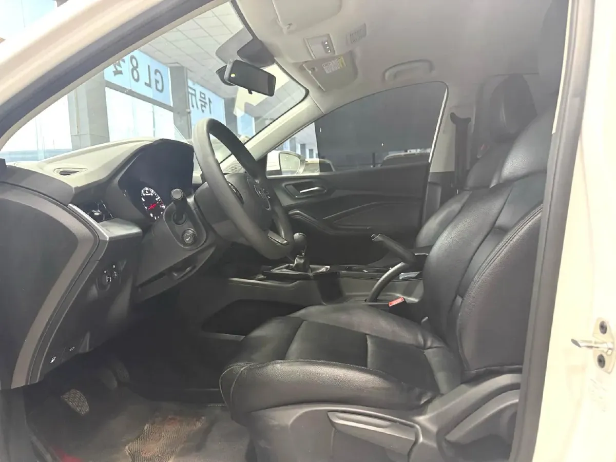 2022 MG 5 1.5L 120HP L4 5MT,autocango,china used car exporter,china ev exporter,chinese used car exporter,chinese used ev exporter