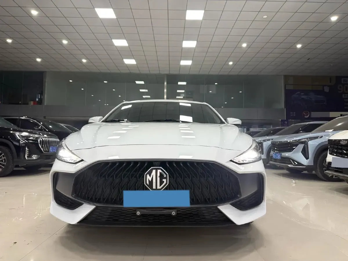 2022 MG 5 1.5L 120HP L4 5MT,autocango,china used car exporter,china ev exporter,chinese used car exporter,chinese used ev exporter