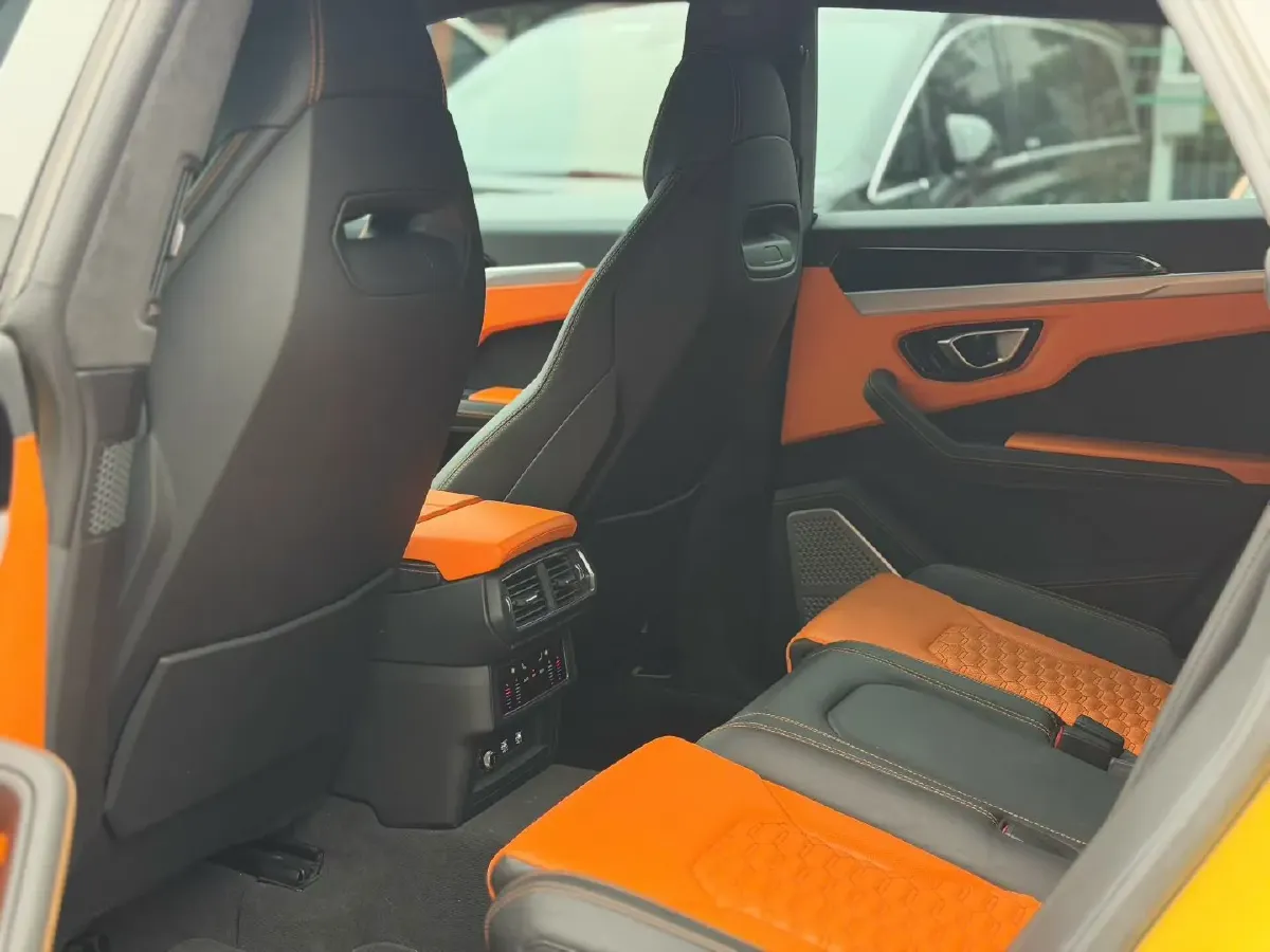 2021 Lamborghini Urus 4.0T 641HP V8 8AT,autocango,china used car exporter,china ev exporter,chinese used car exporter,chinese used ev exporter