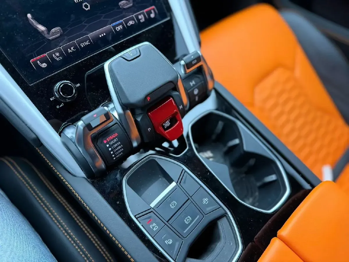 2021 Lamborghini Urus 4.0T 641HP V8 8AT,autocango,china used car exporter,china ev exporter,chinese used car exporter,chinese used ev exporter