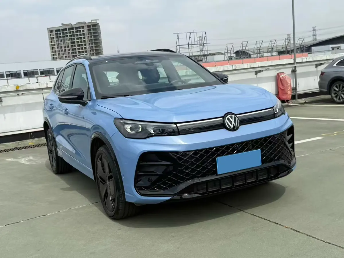 2024 Volkswagen Tiguan L 2.0T 186HP L4 7DCT,autocango,china used car exporter,china ev exporter,chinese used car exporter,chinese used ev exporter