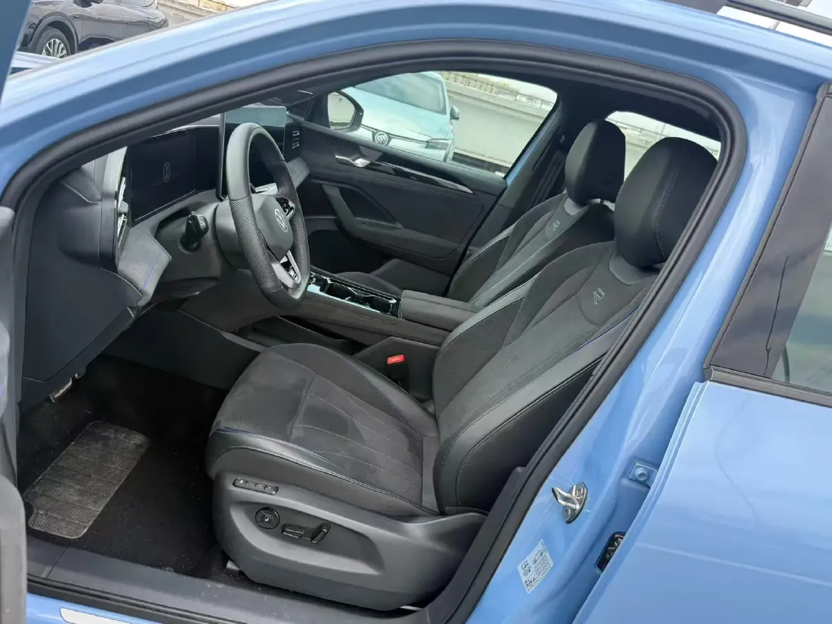 2024 Volkswagen Tiguan L 2.0T 186HP L4 7DCT,autocango,china used car exporter,china ev exporter,chinese used car exporter,chinese used ev exporter