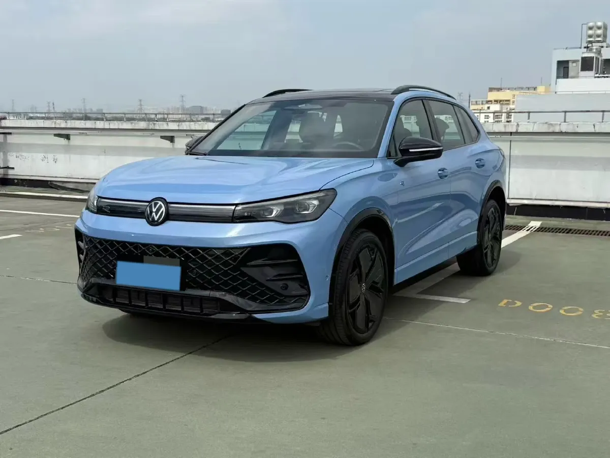 2024 Volkswagen Tiguan L 2.0T 186HP L4 7DCT,autocango,china used car exporter,china ev exporter,chinese used car exporter,chinese used ev exporter