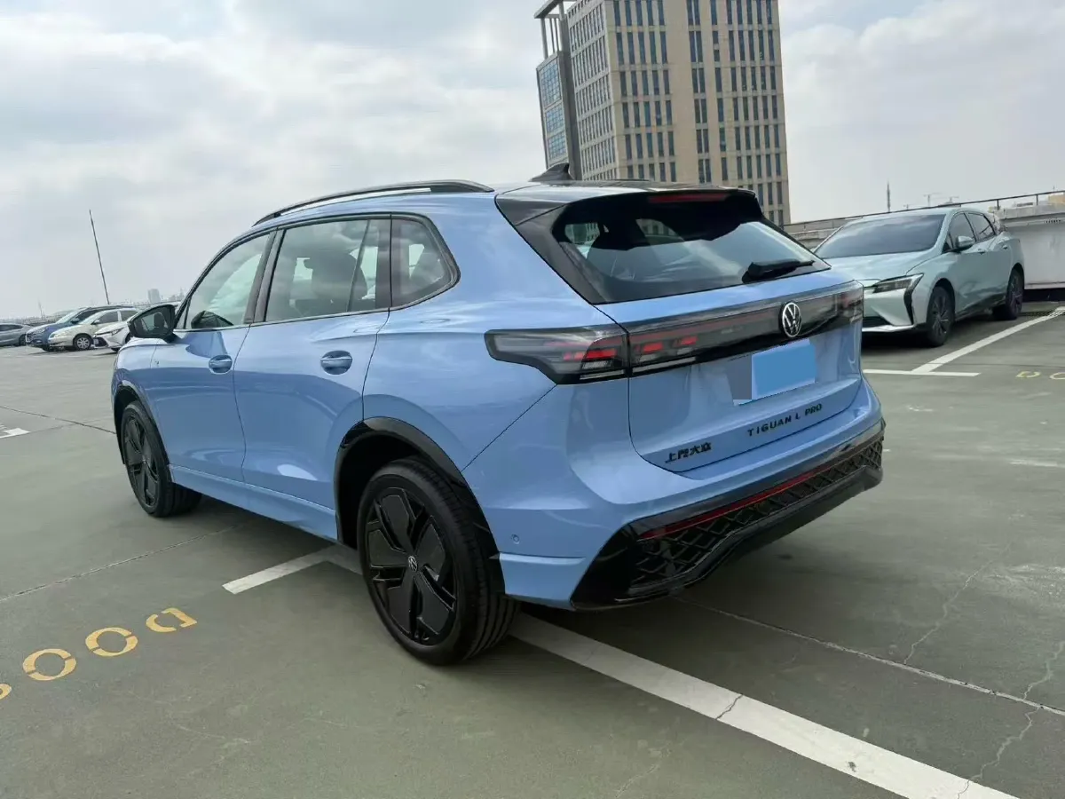 2024 Volkswagen Tiguan L 2.0T 186HP L4 7DCT,autocango,china used car exporter,china ev exporter,chinese used car exporter,chinese used ev exporter