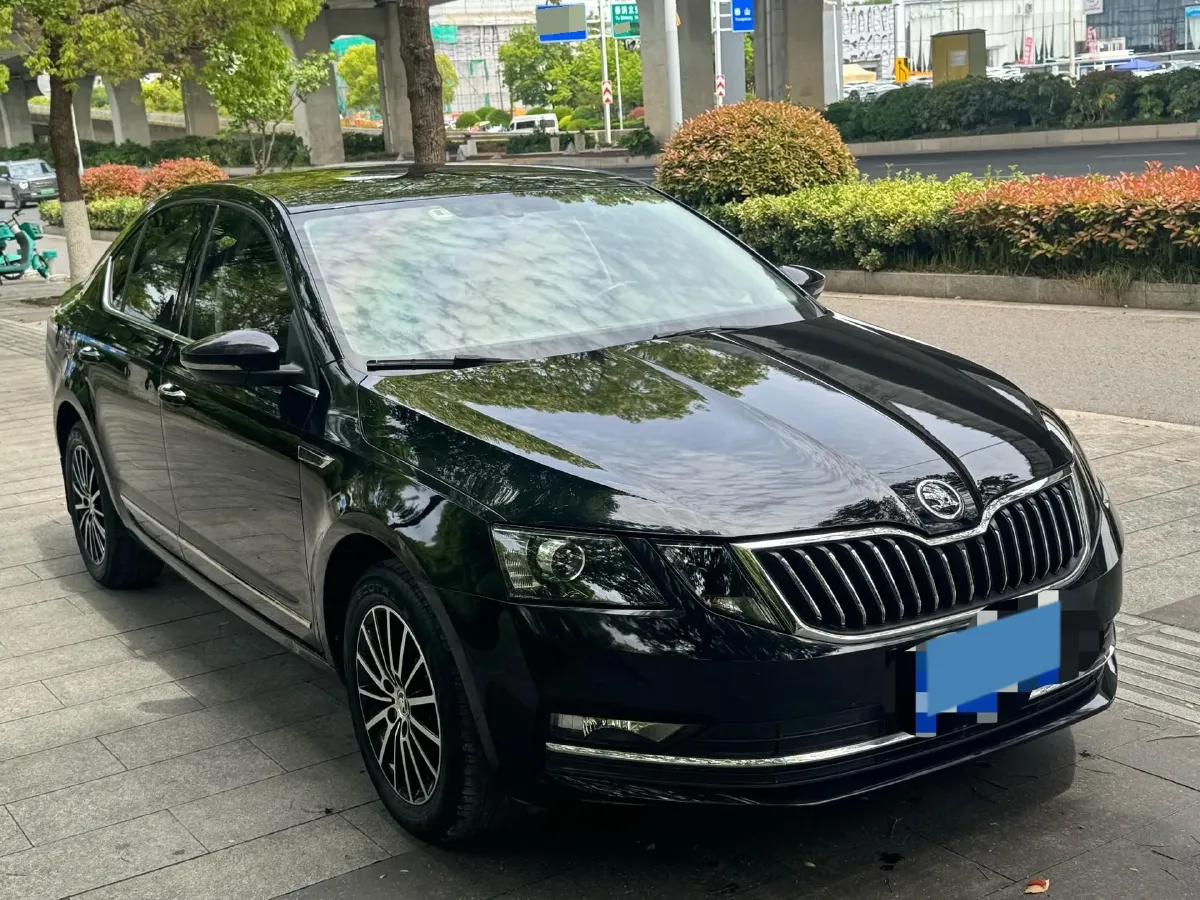 2019 Skoda Octavia 1.5L 116HP L4 6AT,autocango,china used car exporter,china ev exporter,chinese used car exporter,chinese used ev exporter