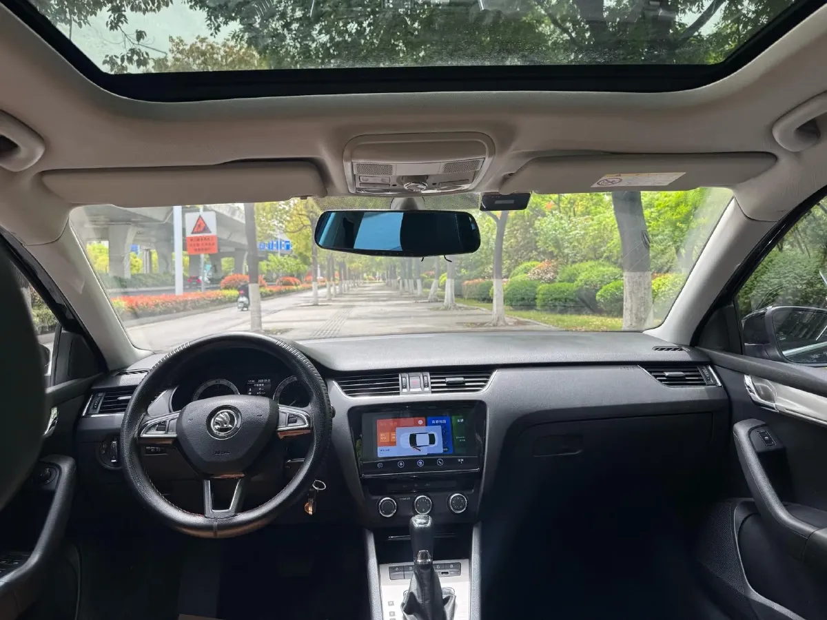 2019 Skoda Octavia 1.5L 116HP L4 6AT,autocango,china used car exporter,china ev exporter,chinese used car exporter,chinese used ev exporter