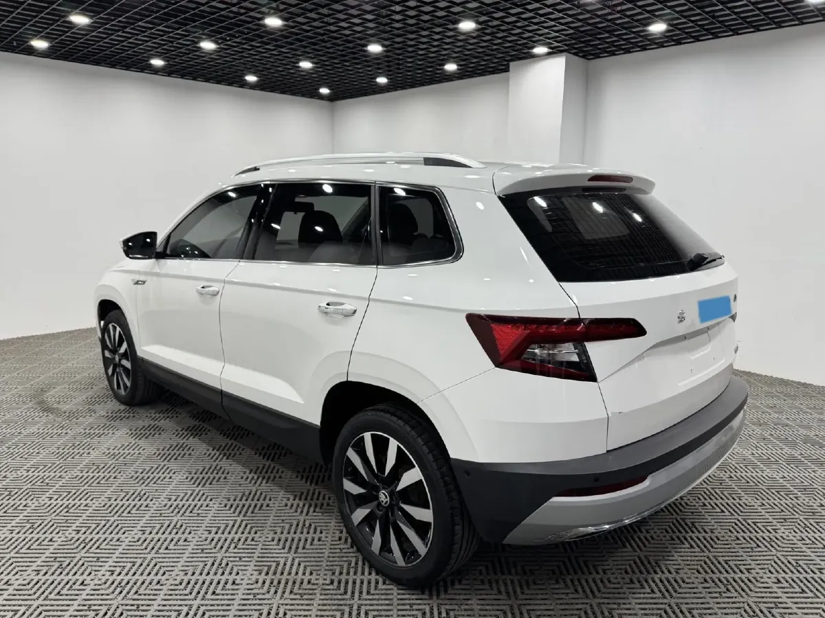 2021 Skoda Karoq 1.4T 150HP L4 7DCT,autocango,china used car exporter,china ev exporter,chinese used car exporter,chinese used ev exporter