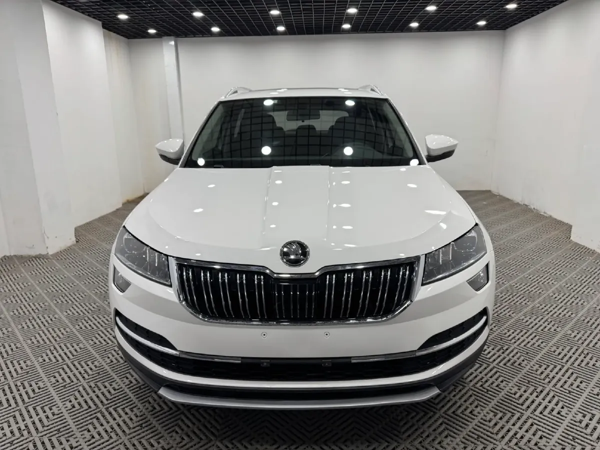 2021 Skoda Karoq 1.4T 150HP L4 7DCT,autocango,china used car exporter,china ev exporter,chinese used car exporter,chinese used ev exporter