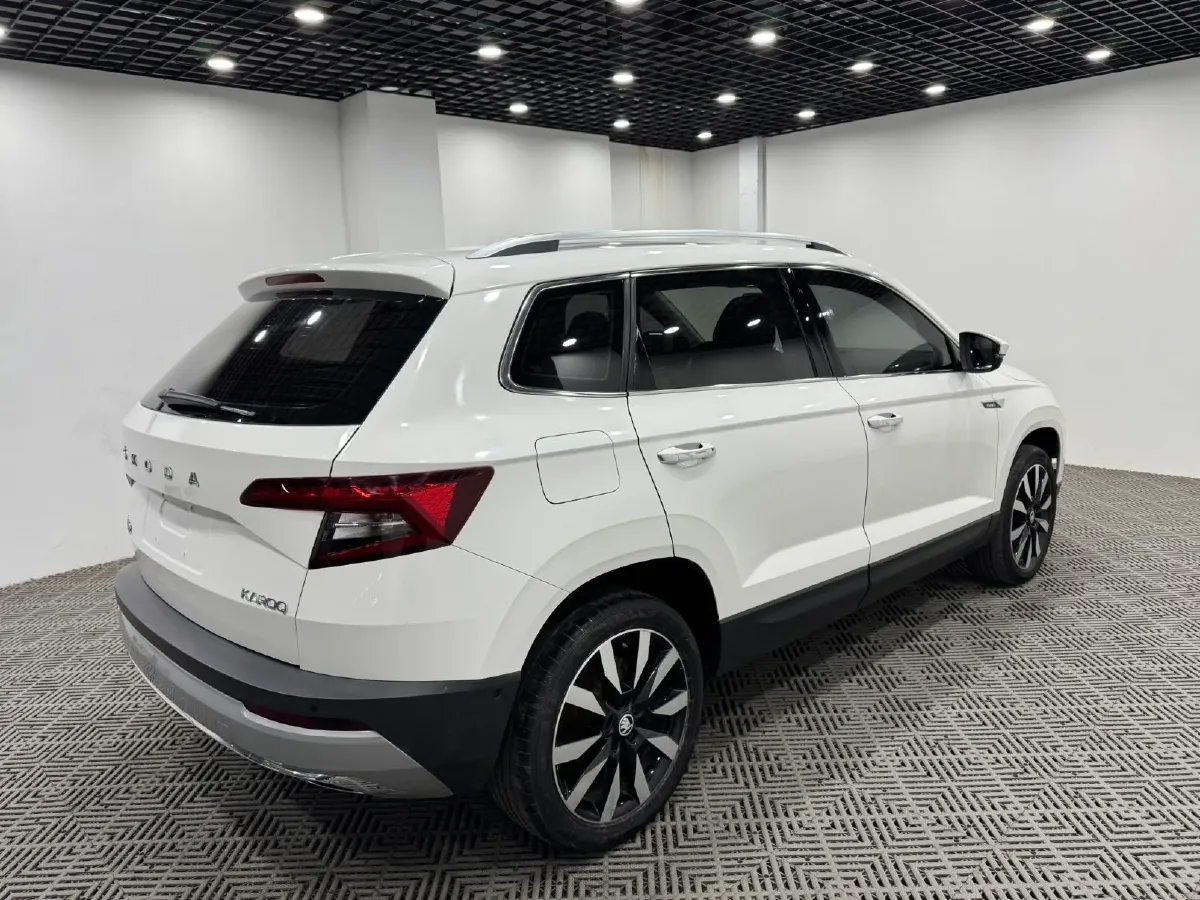 2021 Skoda Karoq 1.4T 150HP L4 7DCT,autocango,china used car exporter,china ev exporter,chinese used car exporter,chinese used ev exporter
