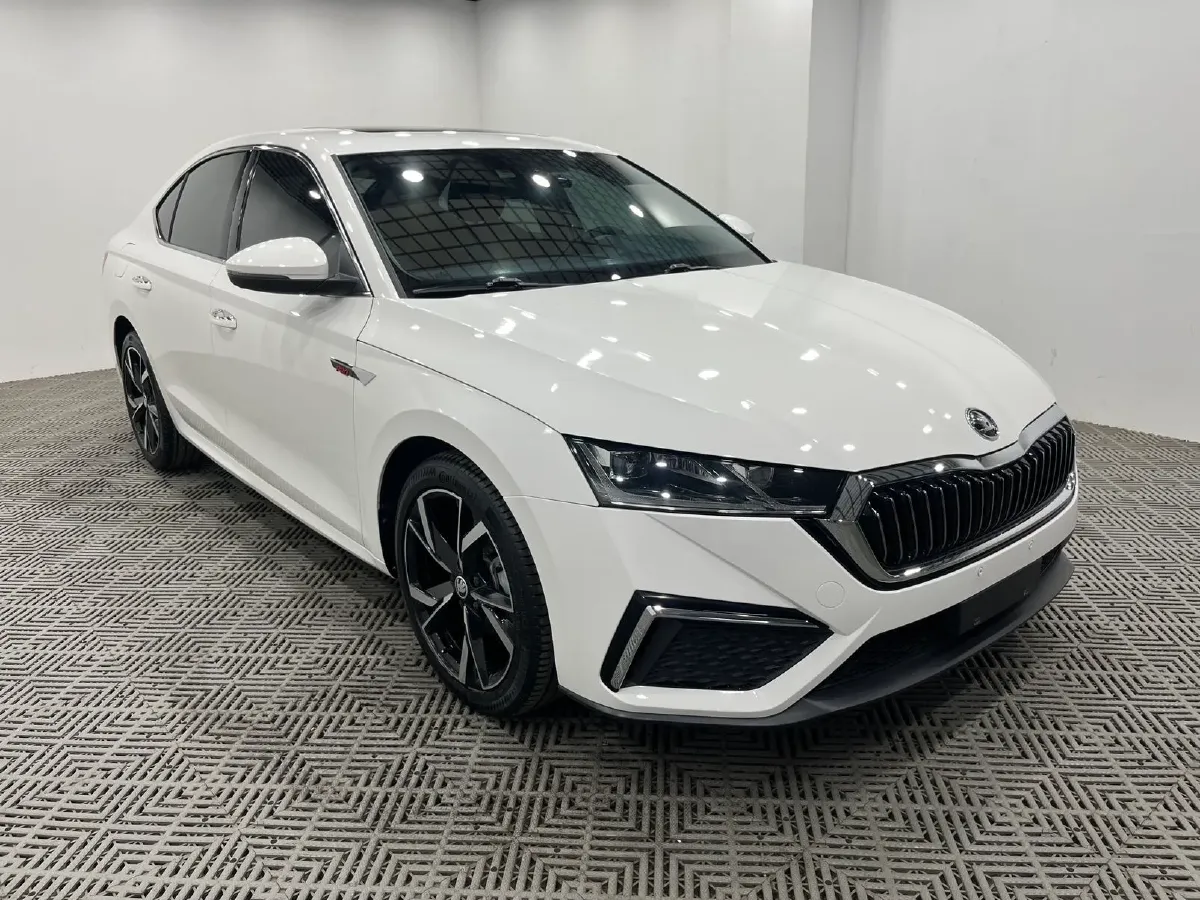 2022 Skoda Octavia 1.4T 150HP L4 7DCT,autocango,china used car exporter,china ev exporter,chinese used car exporter,chinese used ev exporter