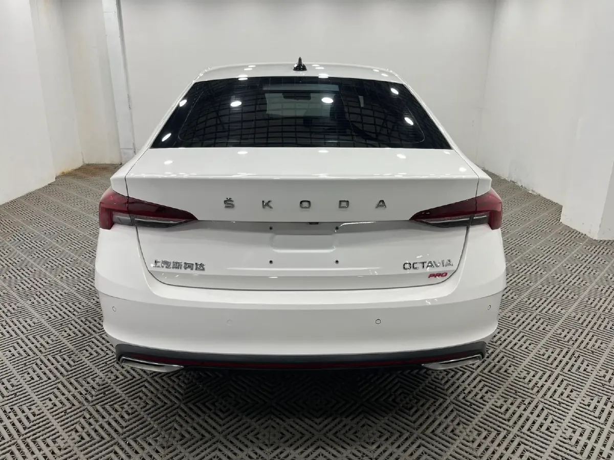2022 Skoda Octavia 1.4T 150HP L4 7DCT,autocango,china used car exporter,china ev exporter,chinese used car exporter,chinese used ev exporter