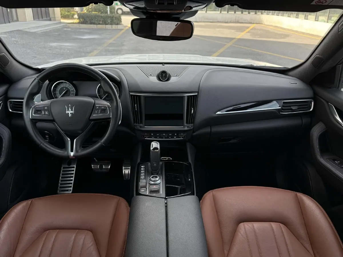 2022 Maserati Levante 2.0T 330HP L4 8AT,autocango,china used car exporter,china ev exporter,chinese used car exporter,chinese used ev exporter