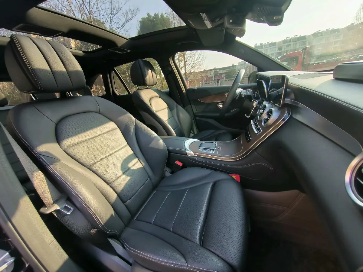 2021 Mercedes-Benz GLC Class 2.0T 258HP L4 9AT,autocango,china used car exporter,china ev exporter,chinese used car exporter,chinese used ev exporter