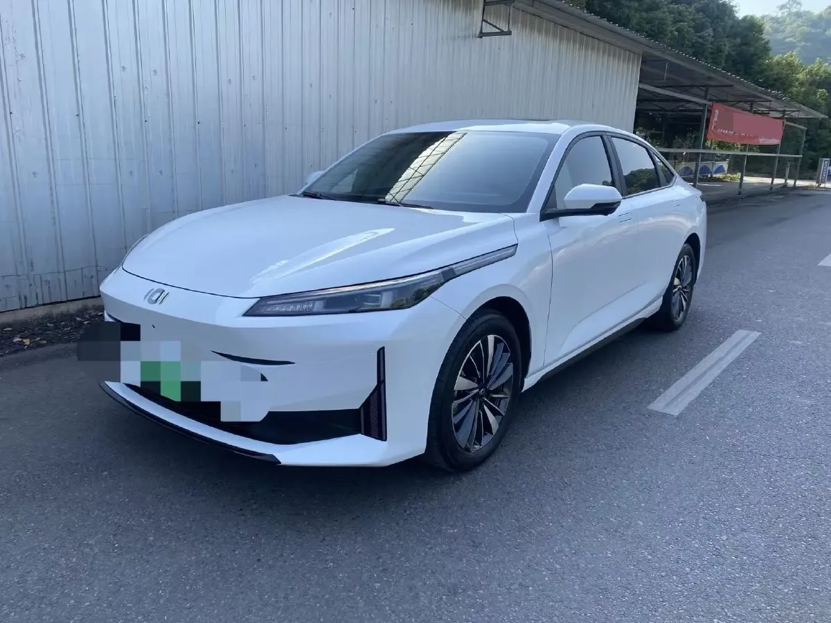 2024 ChangAn QiYuan A05 1.5L 110HP L4 E-CVT PHEV 18.99KWH,autocango,china used car exporter,china ev exporter,chinese used car exporter,chinese used ev exporter