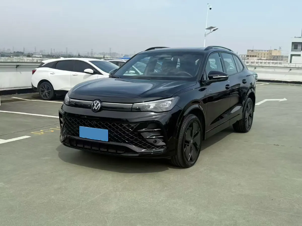 2024 Volkswagen Tiguan L 2.0T 186HP L4 7DCT,autocango,china used car exporter,china ev exporter,chinese used car exporter,chinese used ev exporter