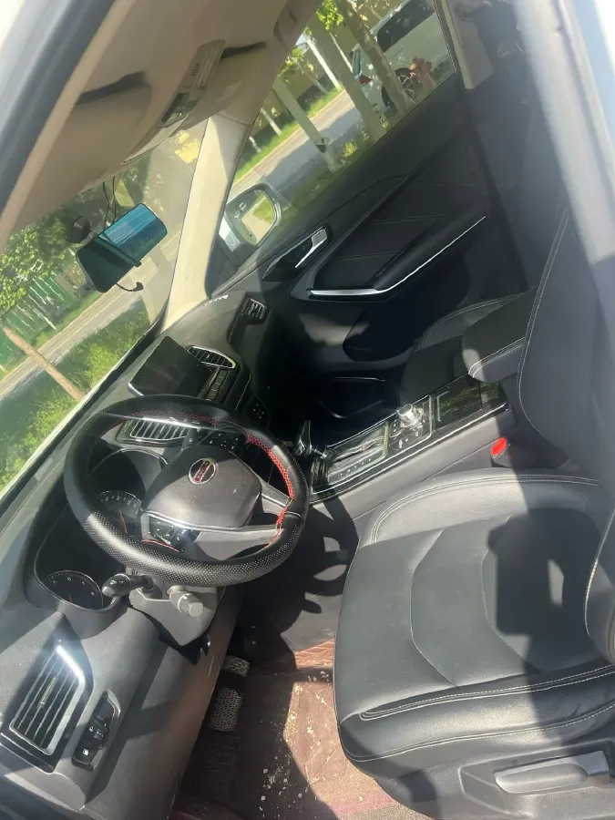 2018 FAW Senia R9 1.2T 143HP L4 5MT,autocango,china used car exporter,china ev exporter,chinese used car exporter,chinese used ev exporter