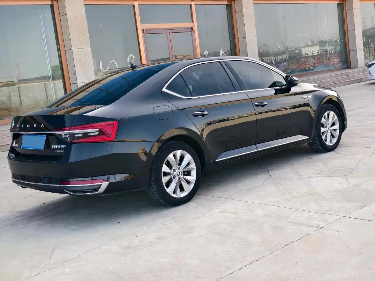 2019 Skoda Superb 1.4T 150HP L4 7DCT,autocango,china used car exporter,china ev exporter,chinese used car exporter,chinese used ev exporter