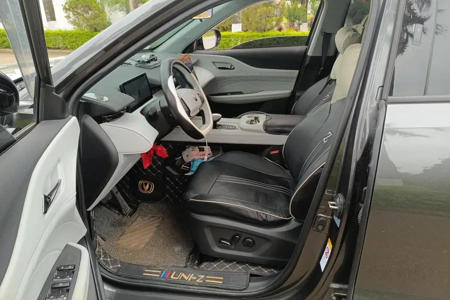 2024 ChangAn UNI-Z 1.5L 98HP L4 E-CVT PHEV 18.4KWH,autocango,china used car exporter,china ev exporter,chinese used car exporter,chinese used ev exporter