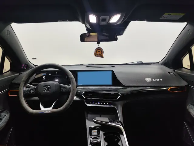 2022 ChangAn UNI-T 1.5T 188HP L4 7DCT,autocango,china used car exporter,china ev exporter,chinese used car exporter,chinese used ev exporter