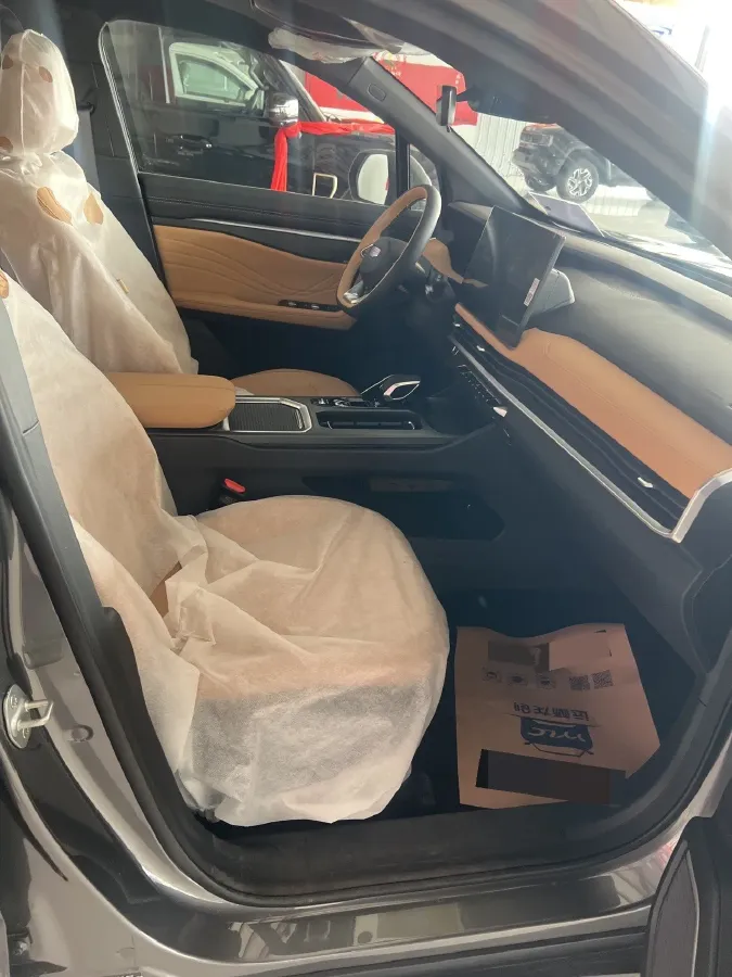 2026 Geely Okavango L 1.5T 181HP L4 7DCT,autocango,china used car exporter,china ev exporter,chinese used car exporter,chinese used ev exporter