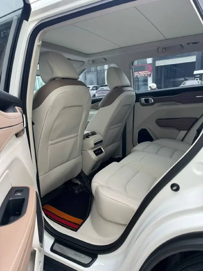 2022 Geely ICON 1.5T 177HP L3 6AT,autocango,china used car exporter,china ev exporter,chinese used car exporter,chinese used ev exporter