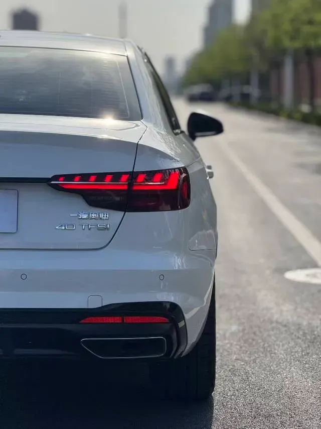 2024 Audi A4L 2.0T 190HP L4 7DCT,autocango,china used car exporter,china ev exporter,chinese used car exporter,chinese used ev exporter