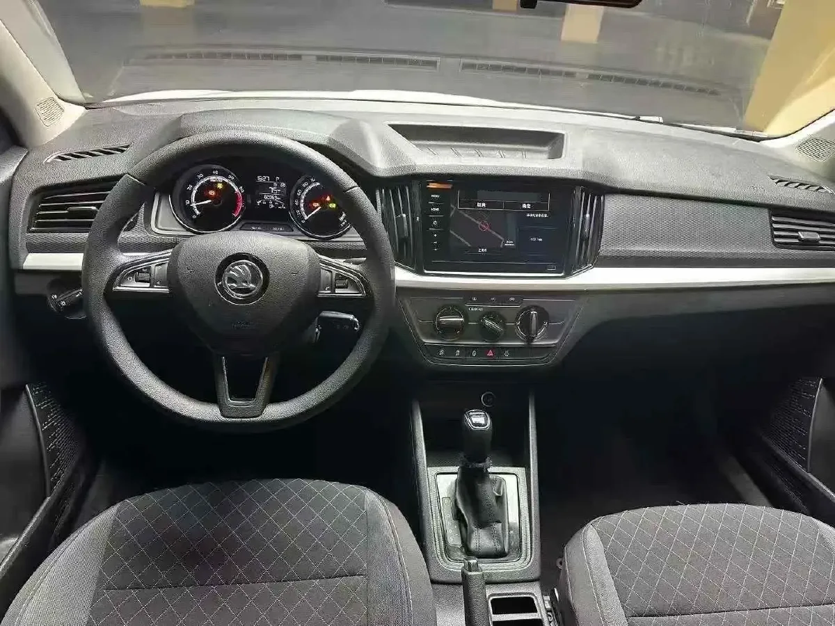 2020 Skoda Kamiq 1.5L 112HP L4 6AT,autocango,china used car exporter,china ev exporter,chinese used car exporter,chinese used ev exporter