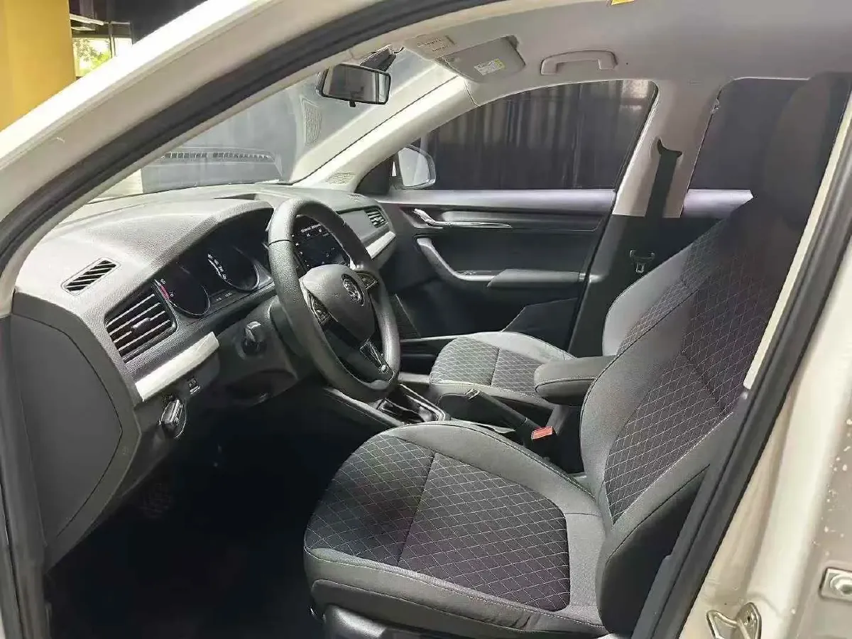 2020 Skoda Kamiq 1.5L 112HP L4 6AT,autocango,china used car exporter,china ev exporter,chinese used car exporter,chinese used ev exporter