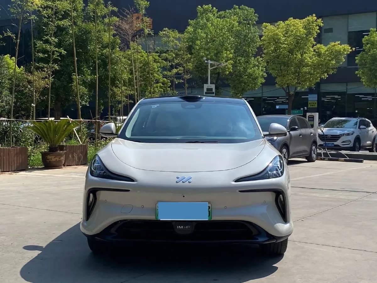 2023 IM LS6 BEV 71KWH,autocango,china used car exporter,china ev exporter,chinese used car exporter,chinese used ev exporter