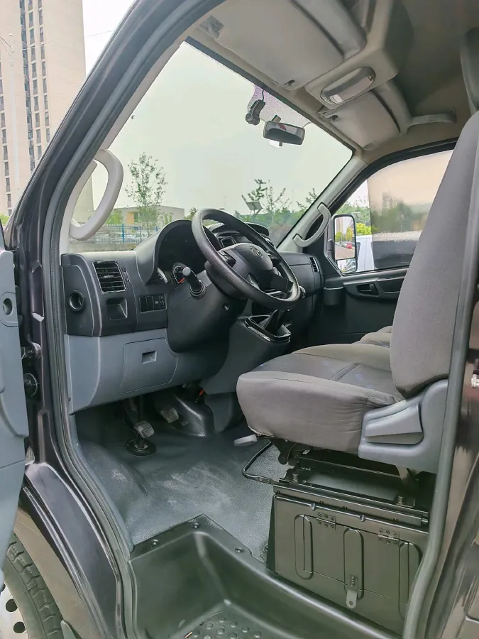 2021 DongFeng DFAC YuFeng 2.0T 136HP L4 6MT,autocango,china used car exporter,china ev exporter,chinese used car exporter,chinese used ev exporter