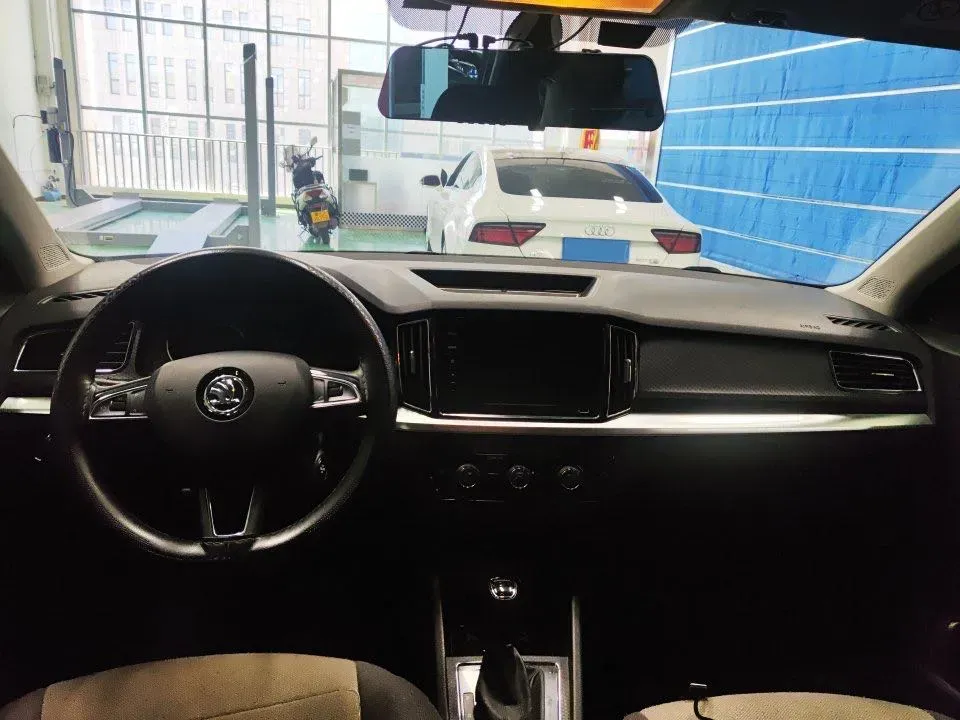 2022 Skoda Kamiq 1.5L 112HP L4 6AT,autocango,china used car exporter,china ev exporter,chinese used car exporter,chinese used ev exporter