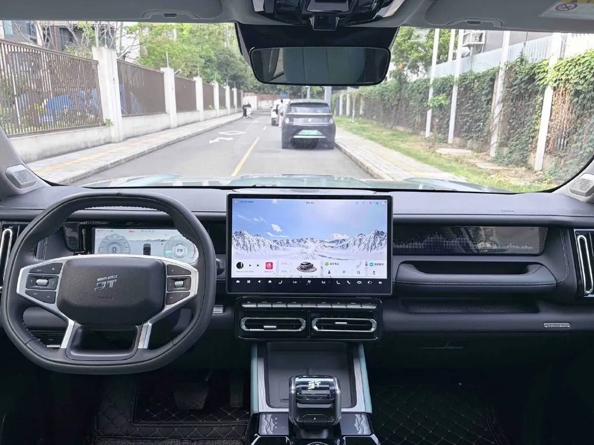 2025 Jetour Traveller 2.0T 254HP L4 7DCT,autocango,china used car exporter,china ev exporter,chinese used car exporter,chinese used ev exporter