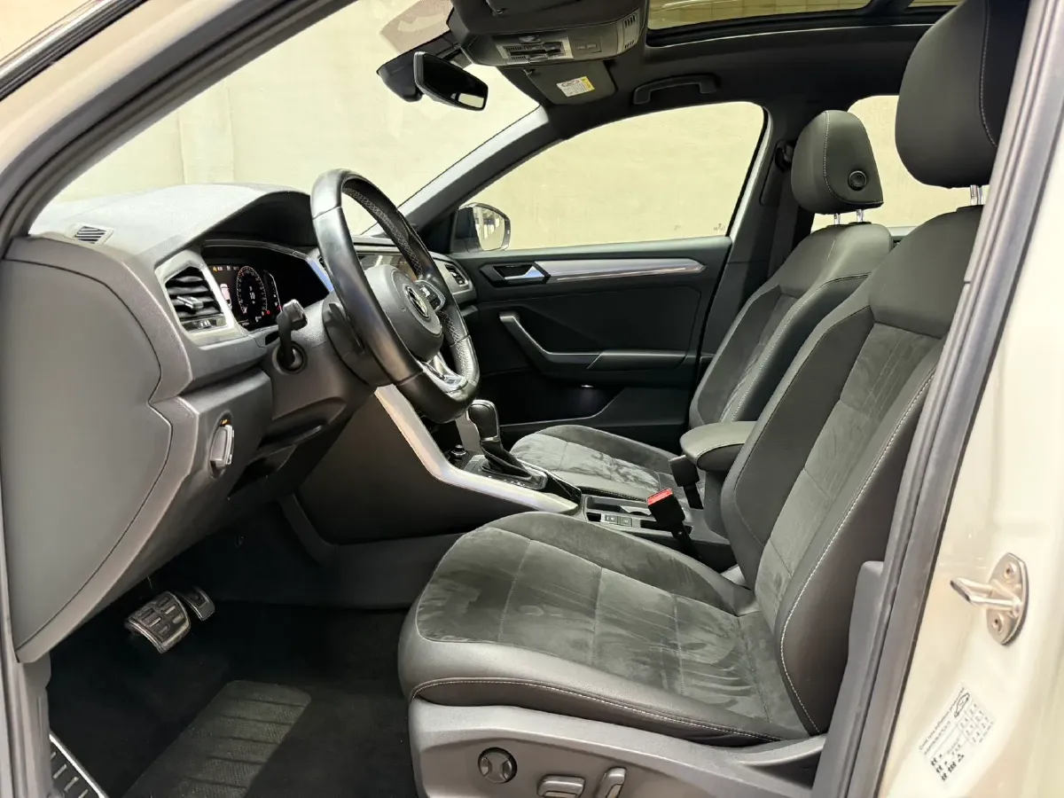 2022 Volkswagen T-Roc 1.4T 150HP L4 7DCT,autocango,china used car exporter,china ev exporter,chinese used car exporter,chinese used ev exporter