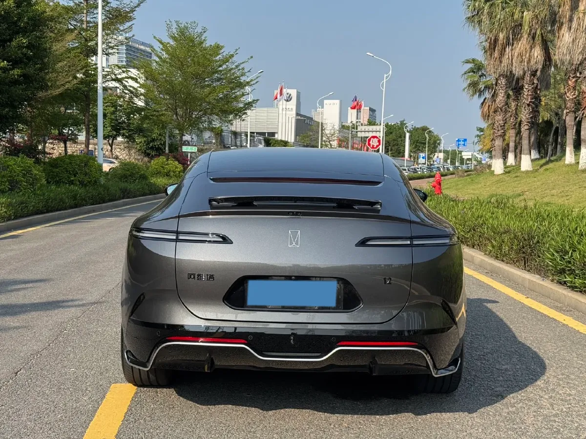 2026 Avatr 12 BEV,autocango,china used car exporter,china ev exporter,chinese used car exporter,chinese used ev exporter