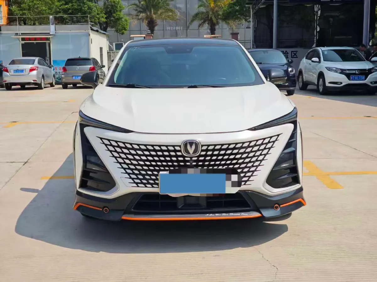 2020 ChangAn UNI-T 1.5T 180HP L4 7DCT,autocango,china used car exporter,china ev exporter,chinese used car exporter,chinese used ev exporter