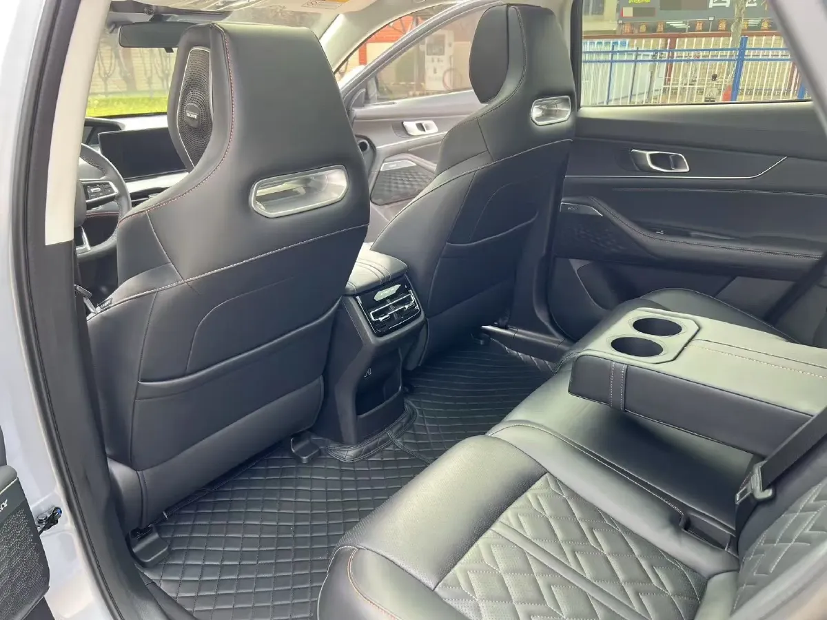 2021 ChangAn UNI-K 2.0T 233HP L4 8AT,autocango,china used car exporter,china ev exporter,chinese used car exporter,chinese used ev exporter