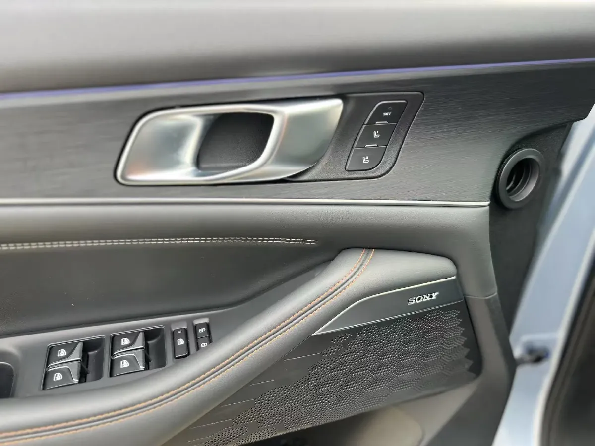 2021 ChangAn UNI-K 2.0T 233HP L4 8AT,autocango,china used car exporter,china ev exporter,chinese used car exporter,chinese used ev exporter