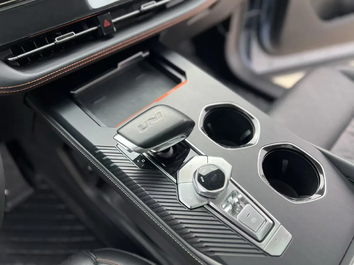 2021 ChangAn UNI-K 2.0T 233HP L4 8AT,autocango,china used car exporter,china ev exporter,chinese used car exporter,chinese used ev exporter