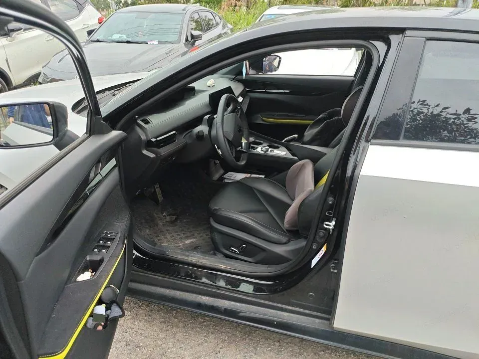 2022 ChangAn UNI-V 1.5T 188HP L4 7DCT,autocango,china used car exporter,china ev exporter,chinese used car exporter,chinese used ev exporter