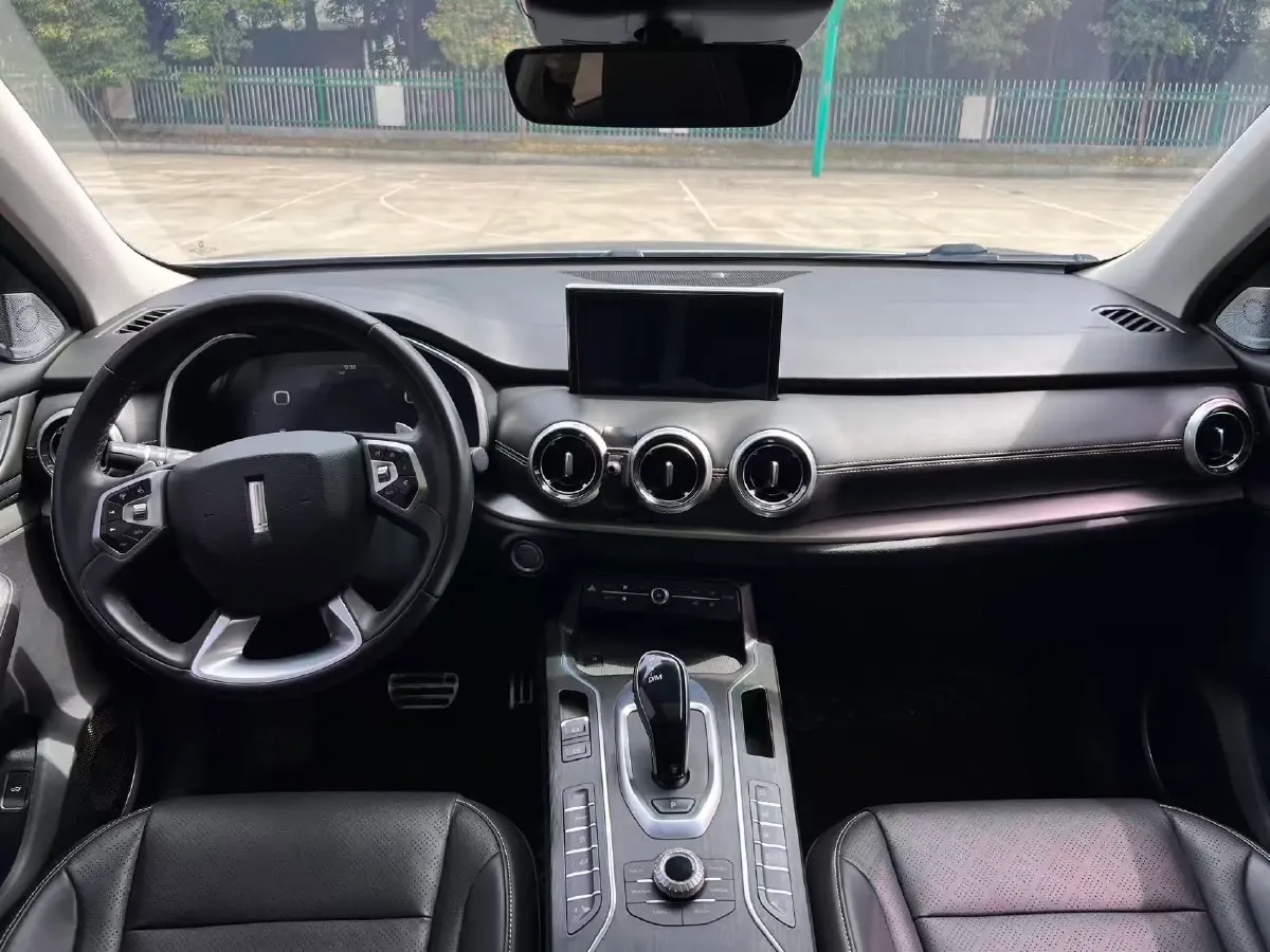 2018 WEY VV6 2.0T 197HP L4 7DCT,autocango,china used car exporter,china ev exporter,chinese used car exporter,chinese used ev exporter