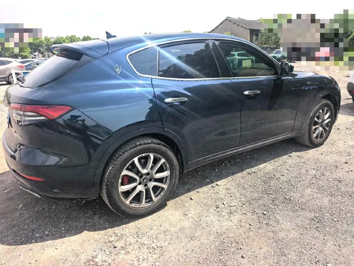 2022 Maserati Levante 2.0T 330HP L4 8AT,autocango,china used car exporter,china ev exporter,chinese used car exporter,chinese used ev exporter