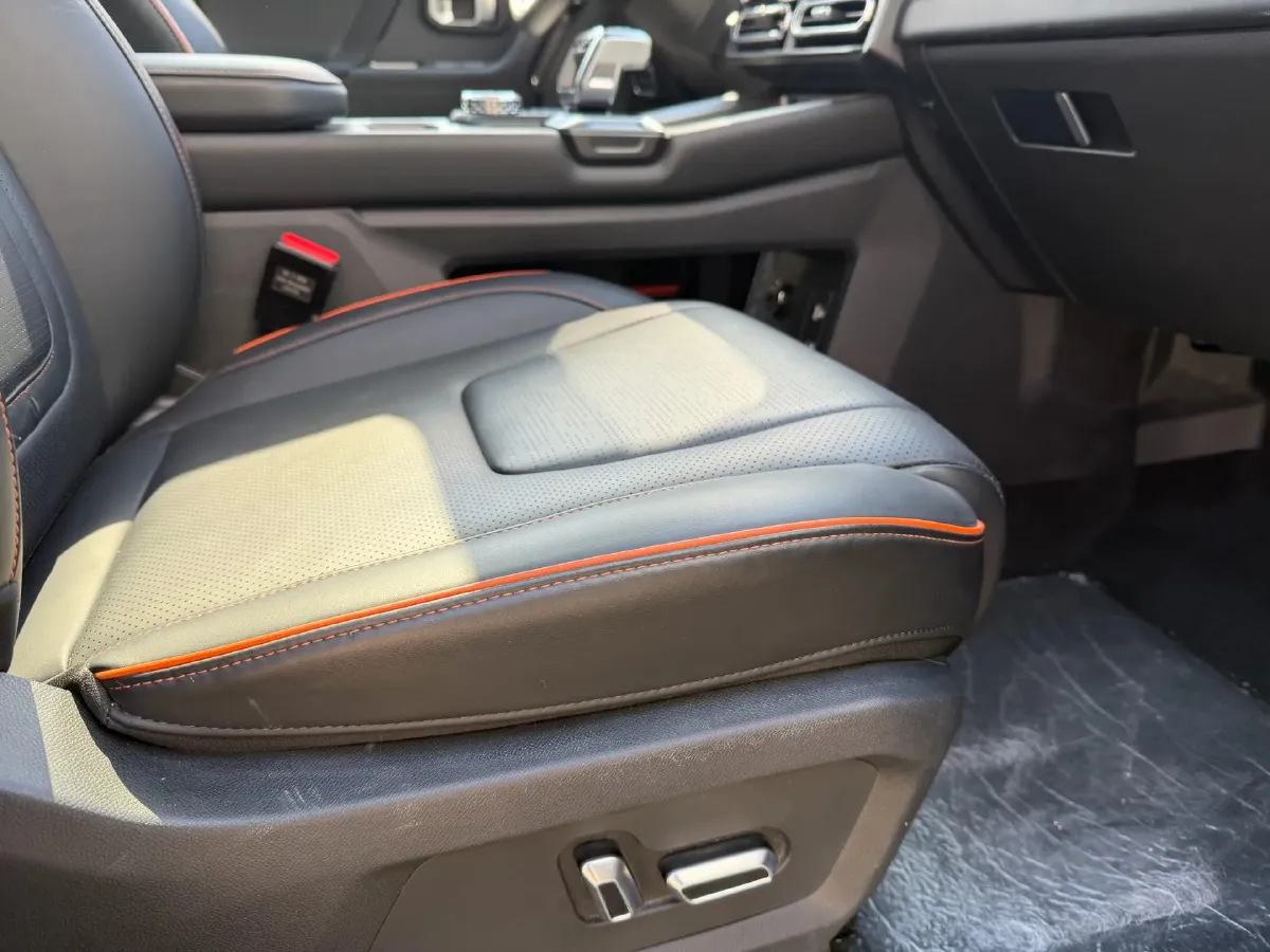 2025 MAXUS XinTu V70 2.0T 150HP L4 9AT,autocango,china used car exporter,china ev exporter,chinese used car exporter,chinese used ev exporter