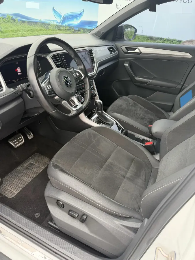2021 Volkswagen T-Roc 1.4T 150HP L4 7DCT,autocango,china used car exporter,china ev exporter,chinese used car exporter,chinese used ev exporter