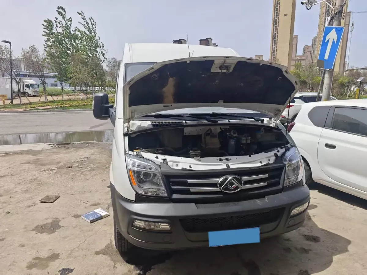 2020 MAXUS XinTu V80 2.5T 136HP L4 6MT,autocango,china used car exporter,china ev exporter,chinese used car exporter,chinese used ev exporter