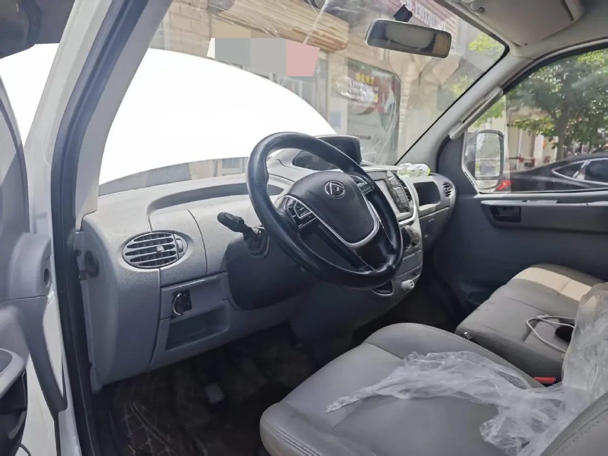 2020 MAXUS XinTu V80 2.5T 136HP L4 6MT,autocango,china used car exporter,china ev exporter,chinese used car exporter,chinese used ev exporter