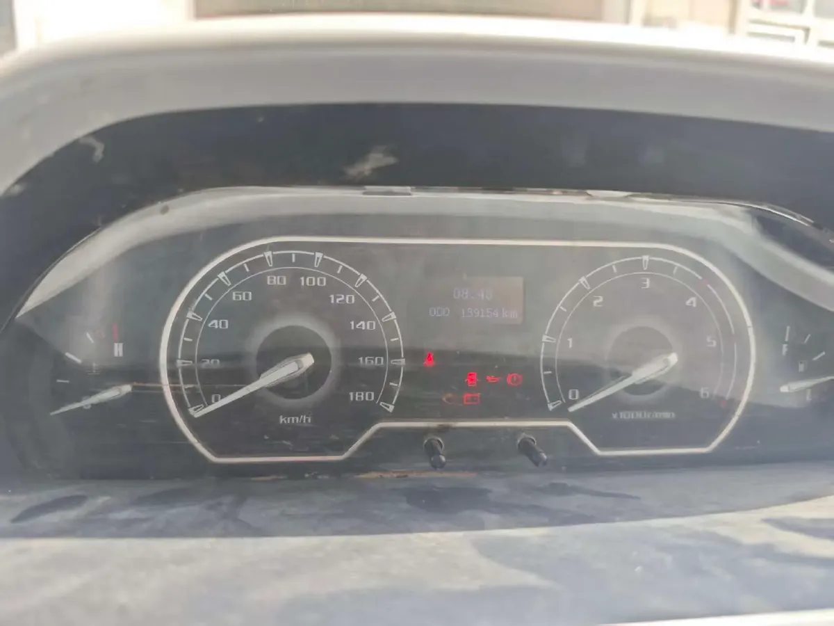 2020 MAXUS XinTu V80 2.5T 136HP L4 6MT,autocango,china used car exporter,china ev exporter,chinese used car exporter,chinese used ev exporter